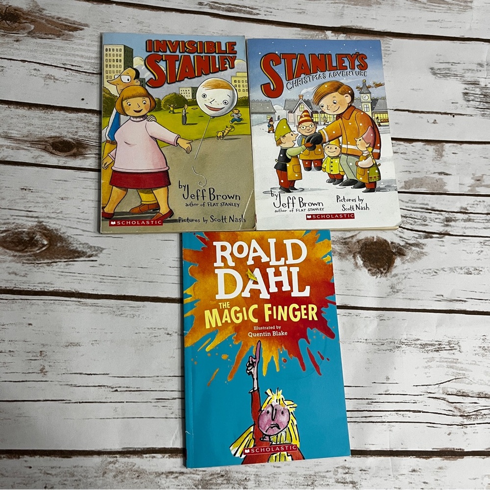 Roald Dahl‎ Magic Finger, Invisible Stanley Easy Chapter Books